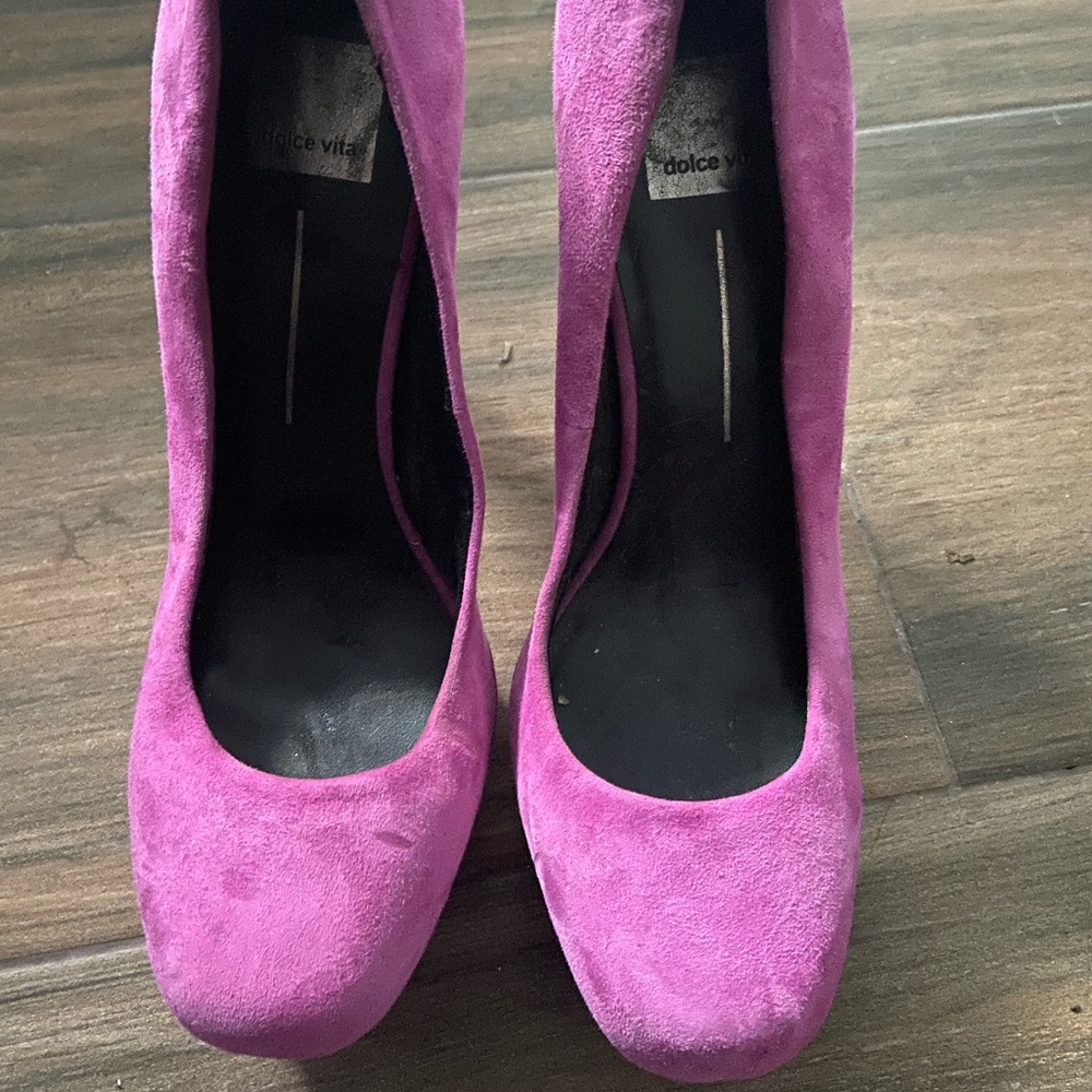 Pink suede platform pumps